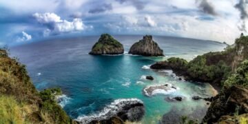 Melhor época para ir a Fernando de Noronha com mar mais bonito