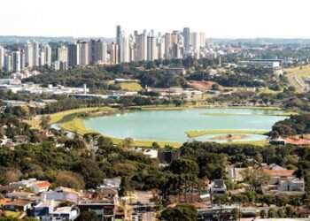 Bate e volta saindo de Curitiba para mudar os ares no sábado
