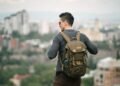 Como viajar só com mochila pelo Brasil sem aperto nem excesso
