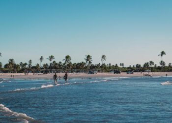 Praias tranquilas no Nordeste para viajar em família sem pressa